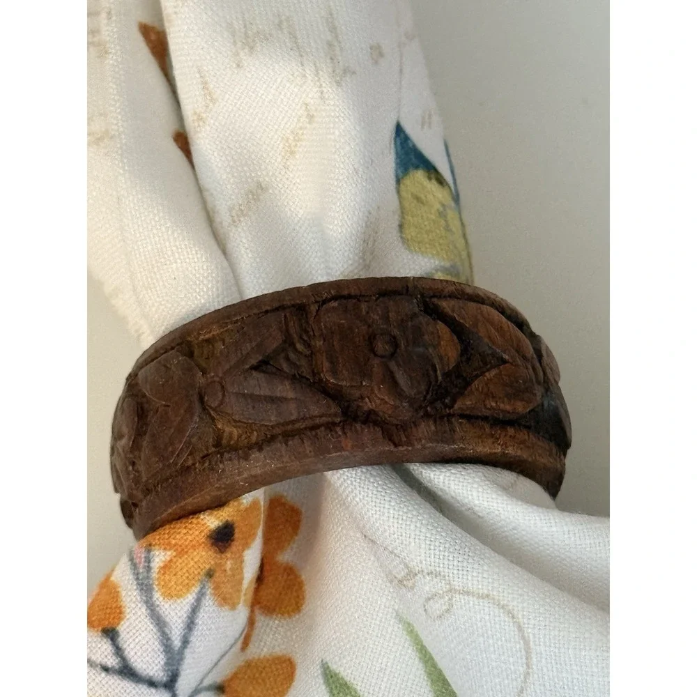 Vintage MCM Hand Carved In India Brown Wooden Napkin Rings‎ Floral Set of 7 EUC
